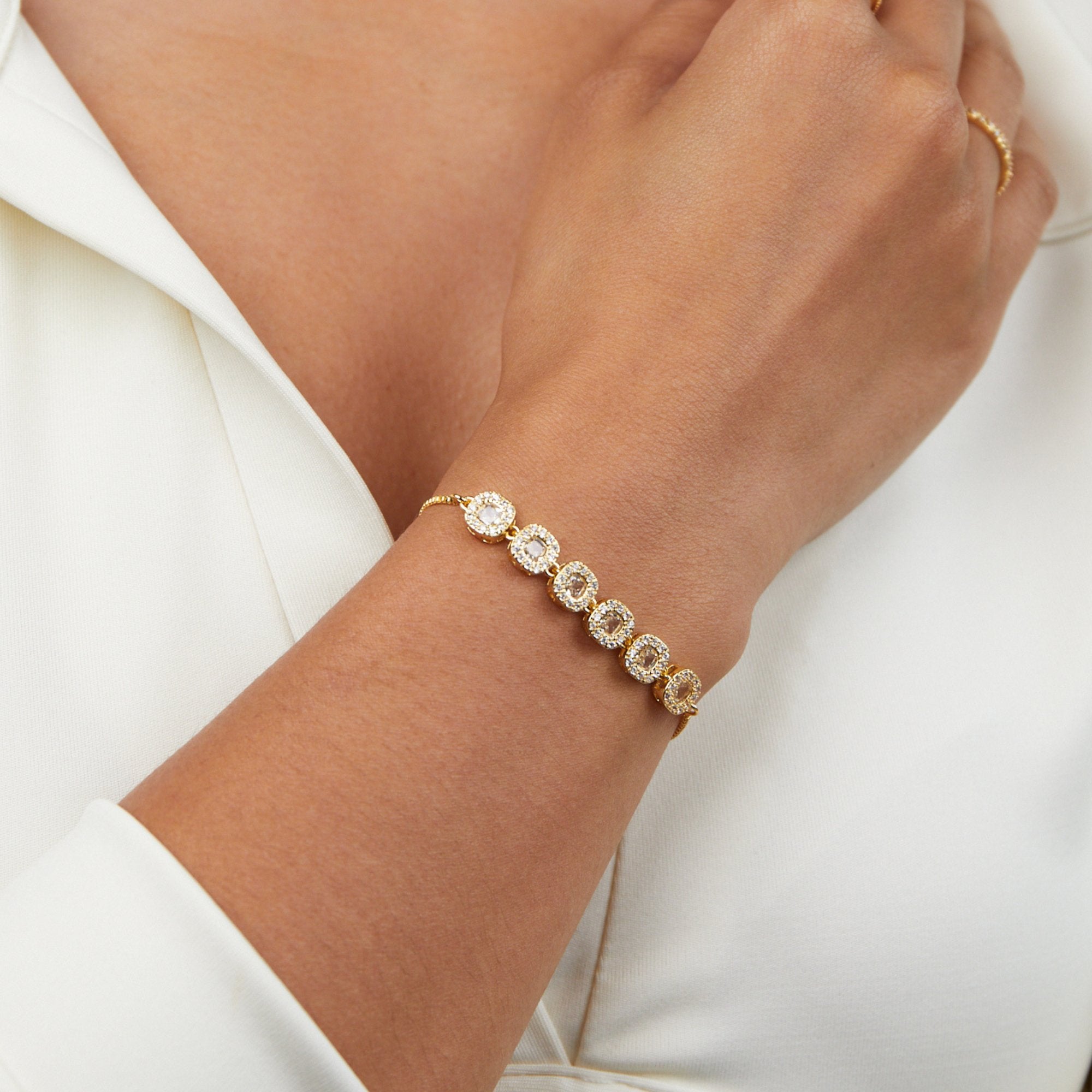 Luxury Round Crystal Bracelet - Beautiful Earth Boutique