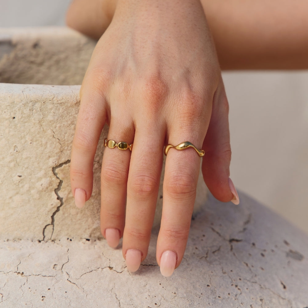 Weißer Sakura-Ring Gold