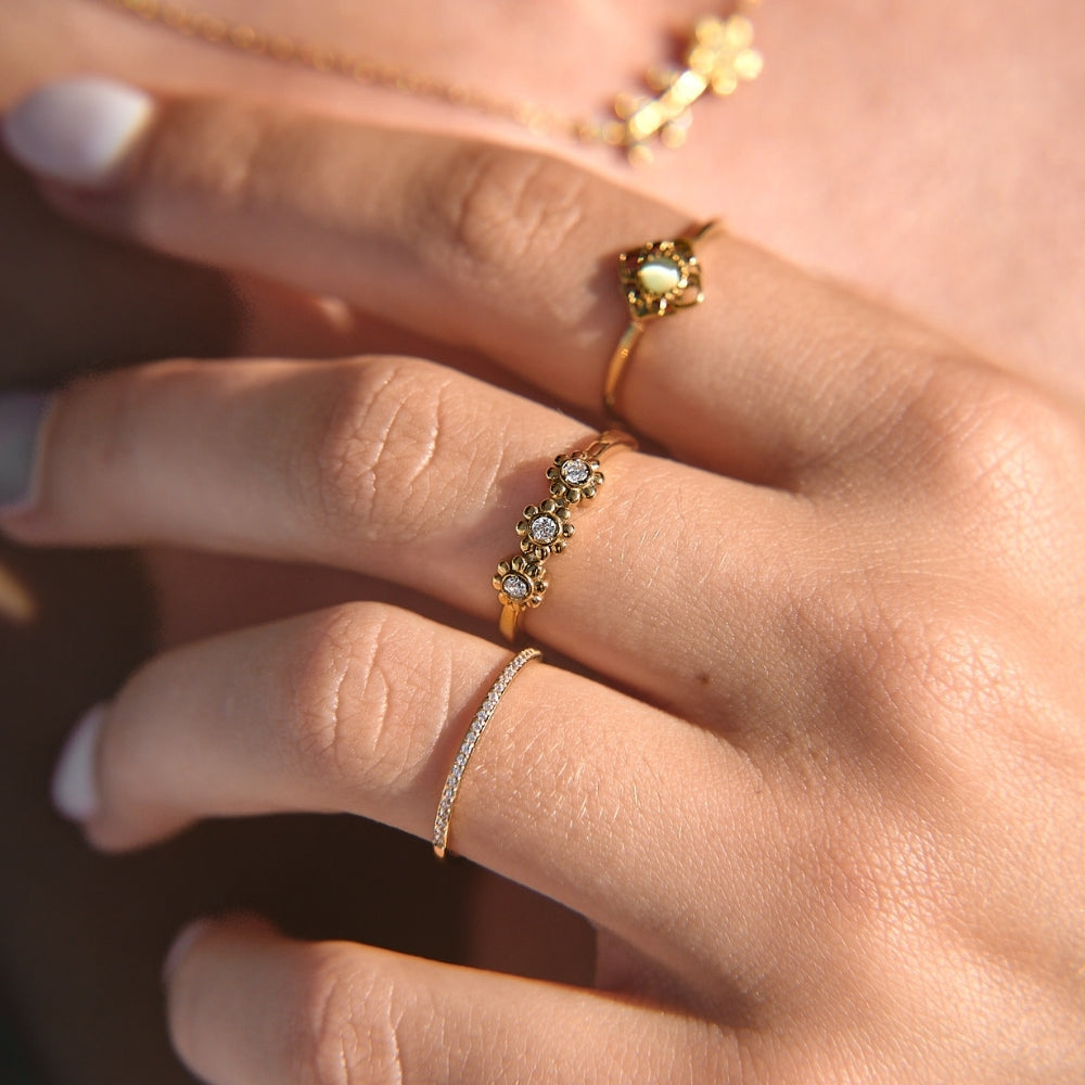 Golden Daisy Infinity Ring