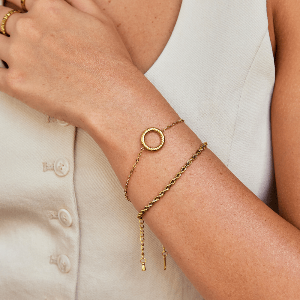 Avery Circle Gold Bracelet - Beautiful Earth Boutique