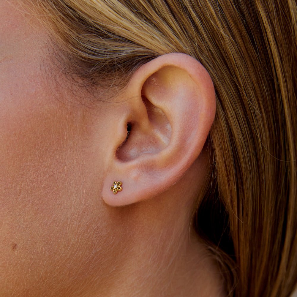 Crystal Daisy Stud Earrings - Beautiful Earth Boutique