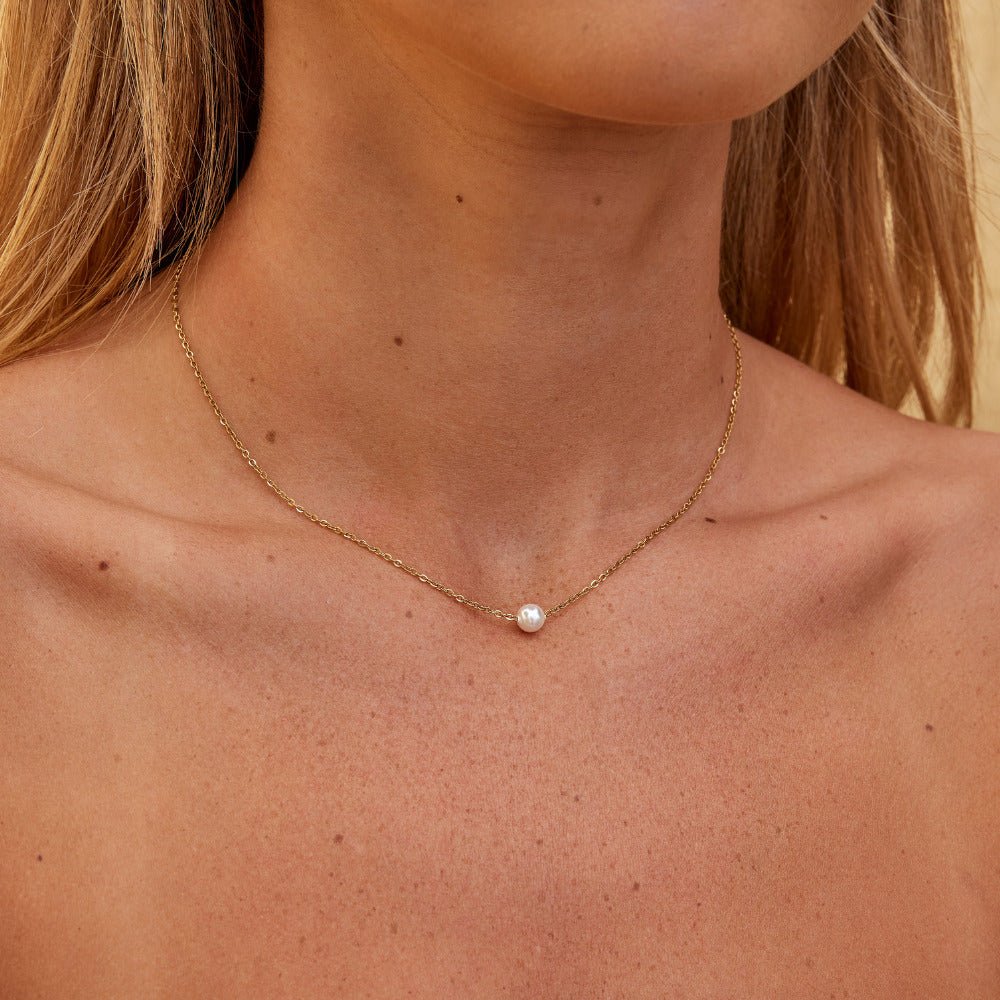 Solitaire Gold Pearl Necklace - Beautiful Earth Boutique
