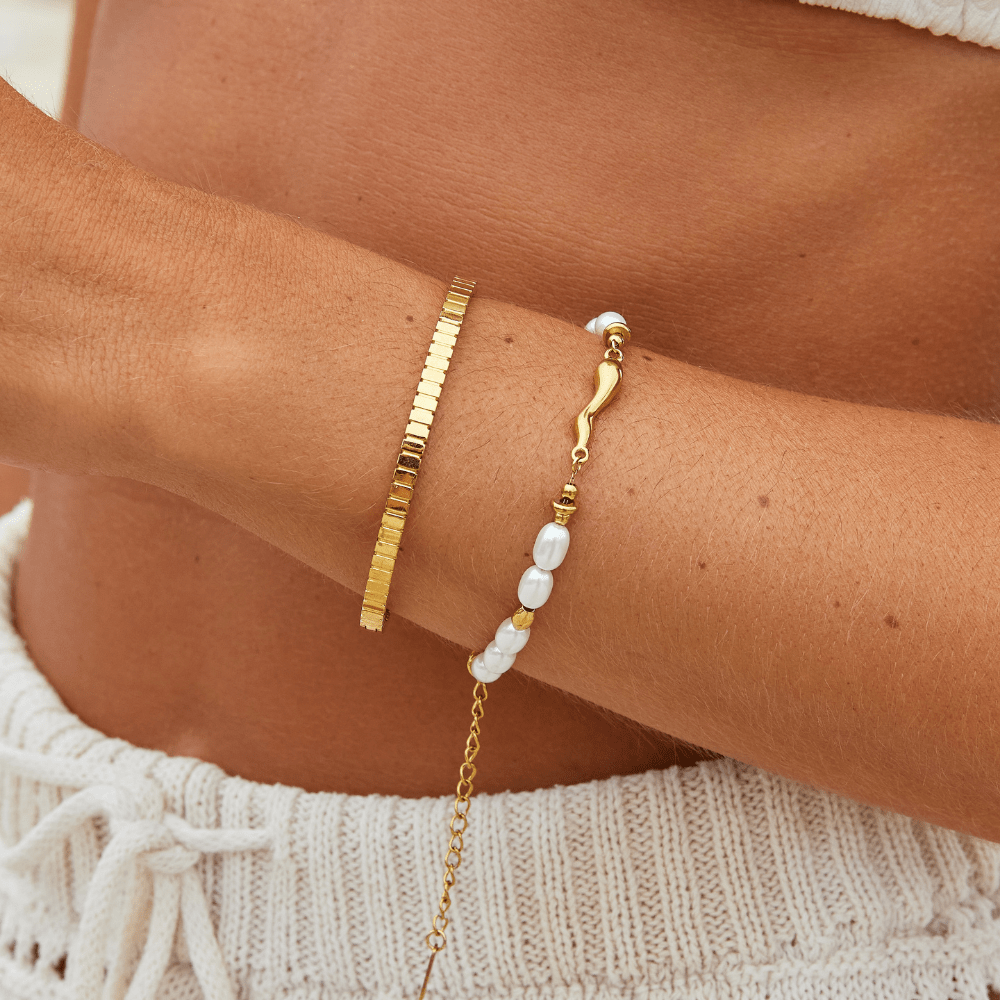 Tara Gold Bangle - Beautiful Earth Boutique